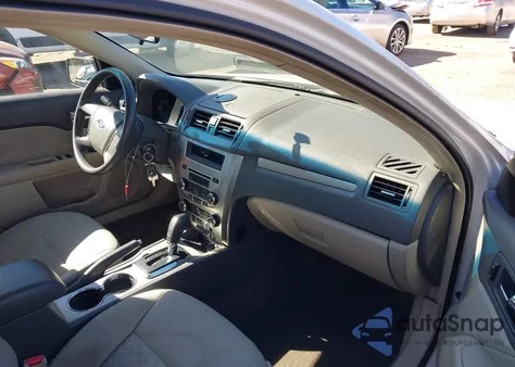 2010 Ford Fusion S из США, поврежденный, VIN 3FAHP0GA5AR236941